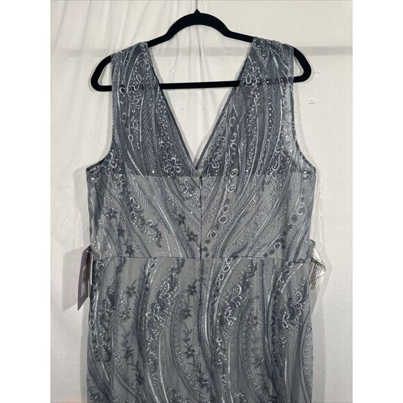 NEW $278 JS Collections [ 18‎ ] Rosalynn Embroidered V-Neck Column Gown S1326 - Picture 15 of 16